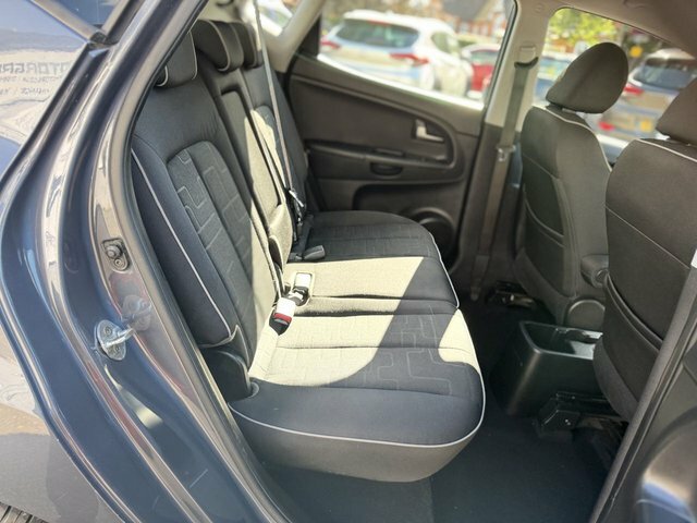 Kia Venga 3 Red #13