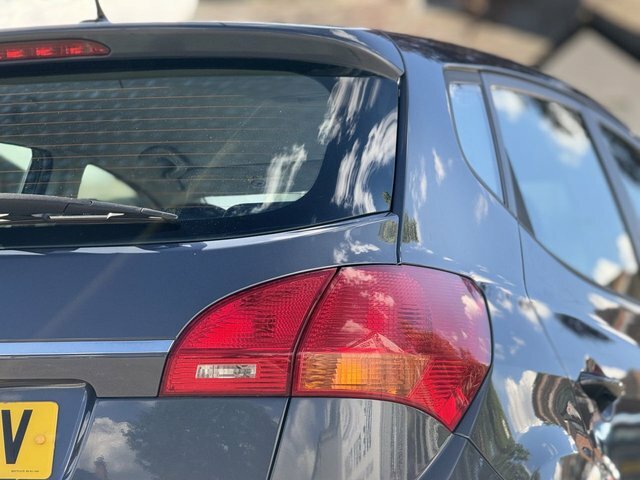 Kia Venga 3 Red #32
