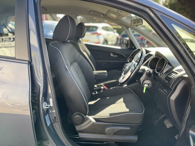 Kia Venga 3 Red #11