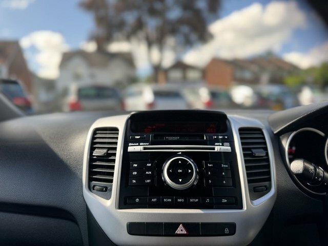 Kia Venga 3 Red #46