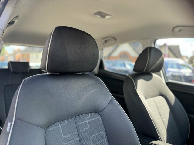 Kia Venga 3 Red #37