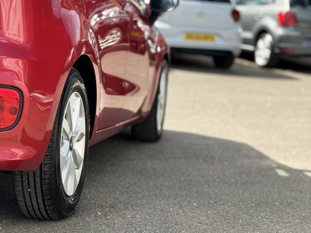 Kia RIO Red #24