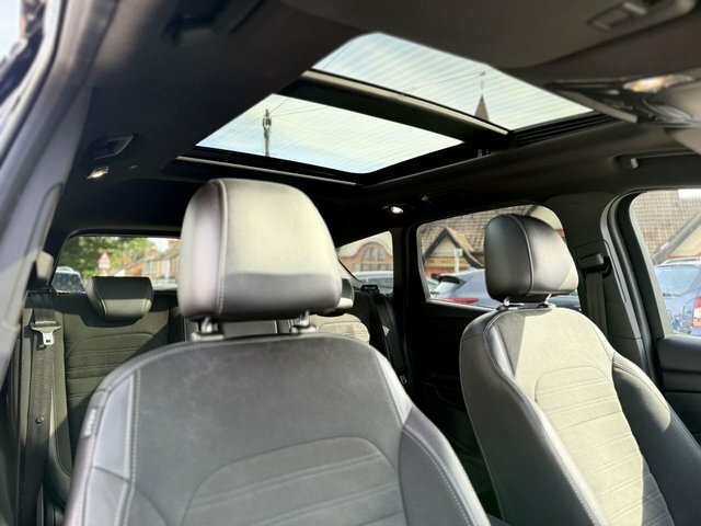 Ford Kuga 1.5 Zetec 118 Bhp Black #36