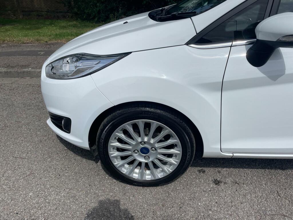 Ford Fiesta Titanium X White #6