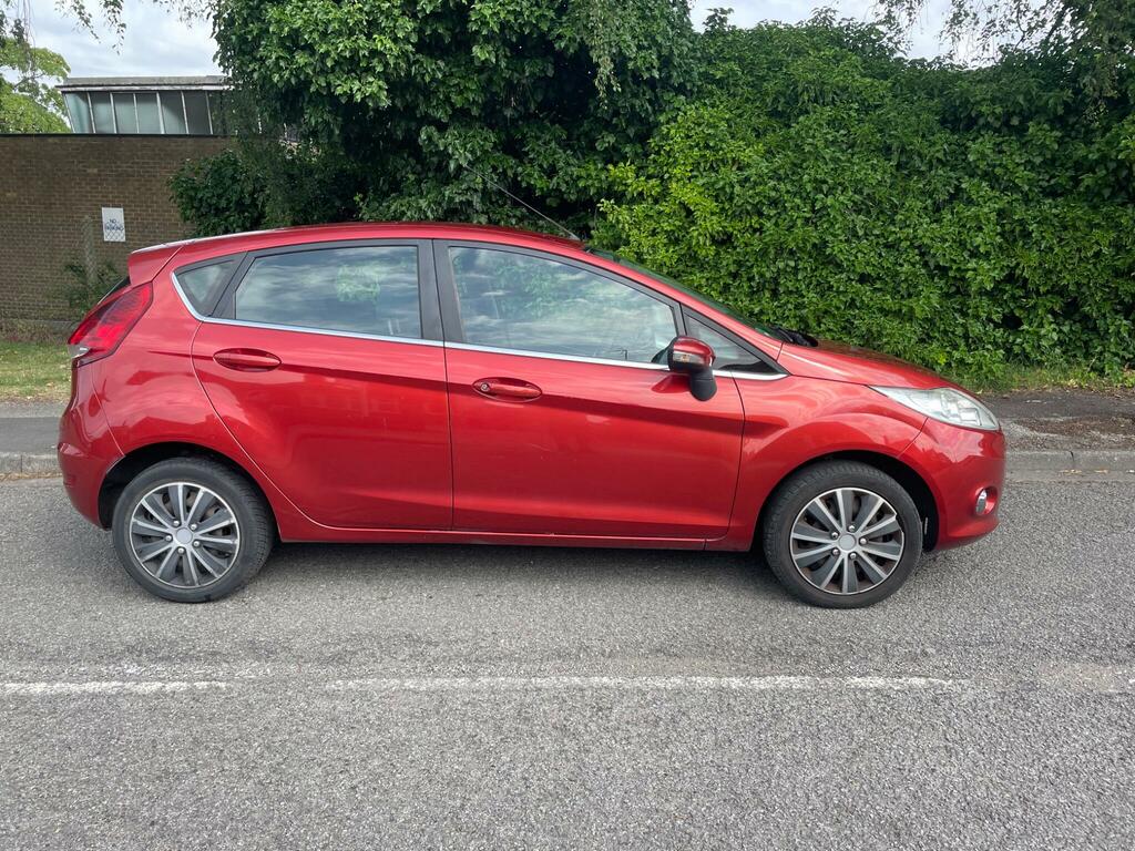 Ford Fiesta 1.25 Zetec Blue Edition Silver #1