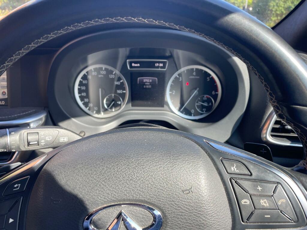 Infiniti Q30 Q30 Se D Black #11