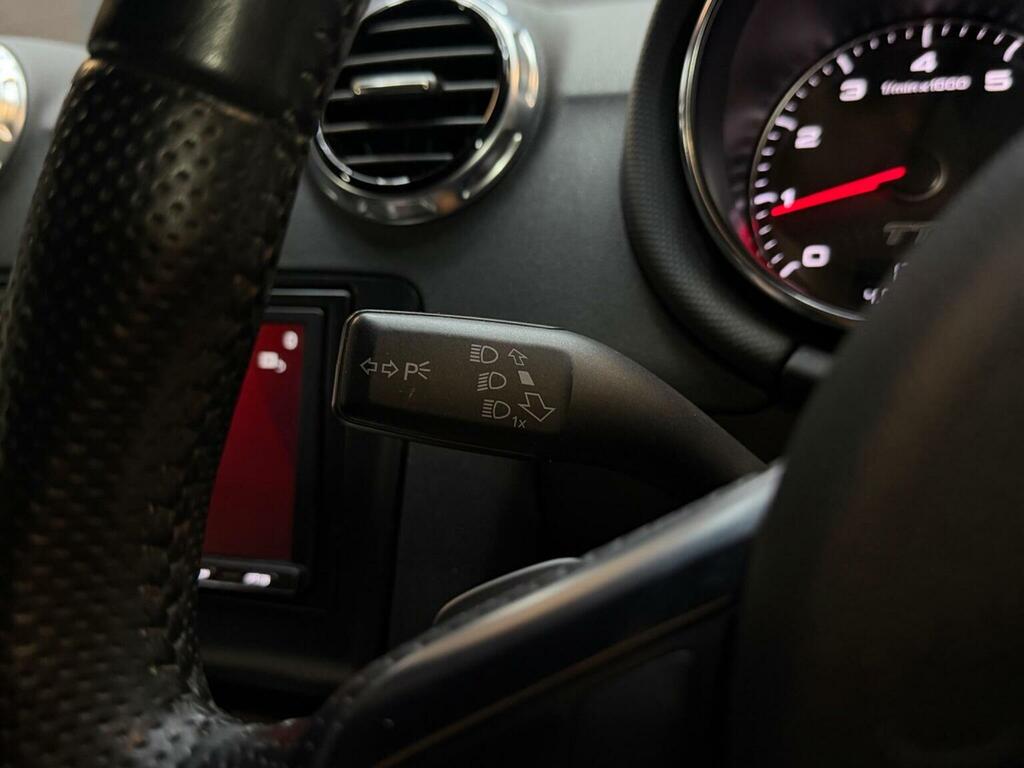 Audi TT Tdi Quattro Black Edition 2-Door White #23