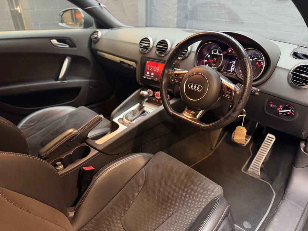 Audi TT Tdi Quattro Black Edition 2-Door White #14