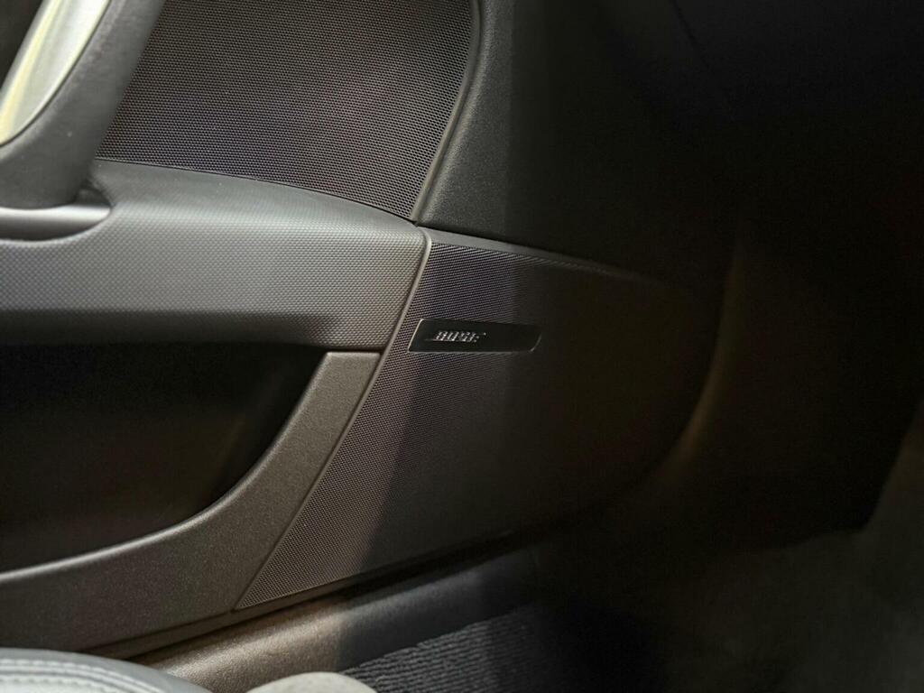 Audi TT Tdi Quattro Black Edition 2-Door White #41