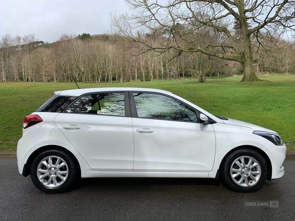 Hyundai I20 1.2 Se White #2