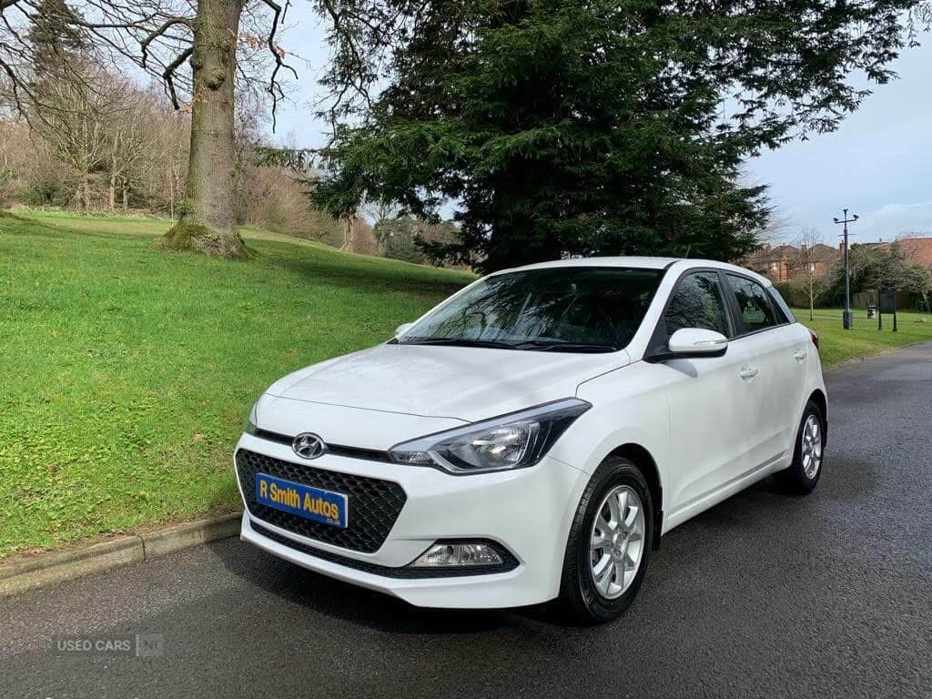 Hyundai I20 1.2 Se White #4