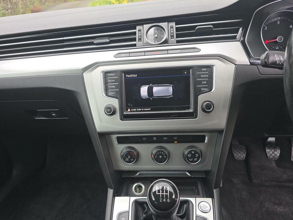 Volkswagen Passat Grey #32