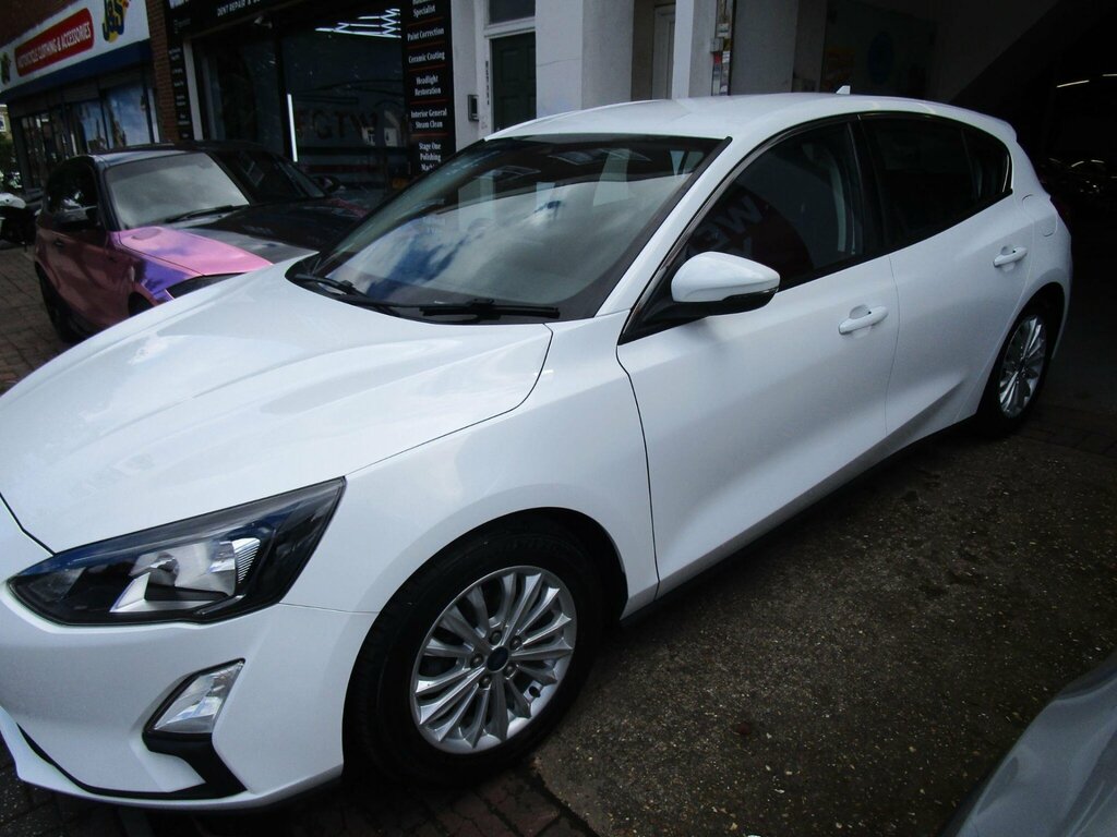 Ford Focus 1.0T Ecoboost Titanium Euro 6 Ss WG69UOF White #3