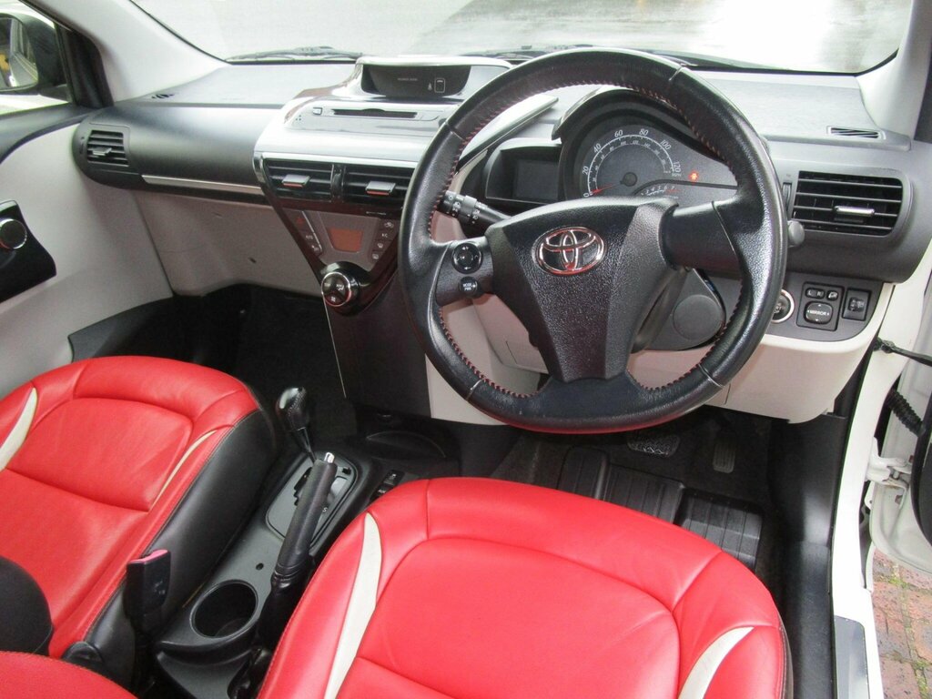 Toyota IQ Hatchback Silver #8
