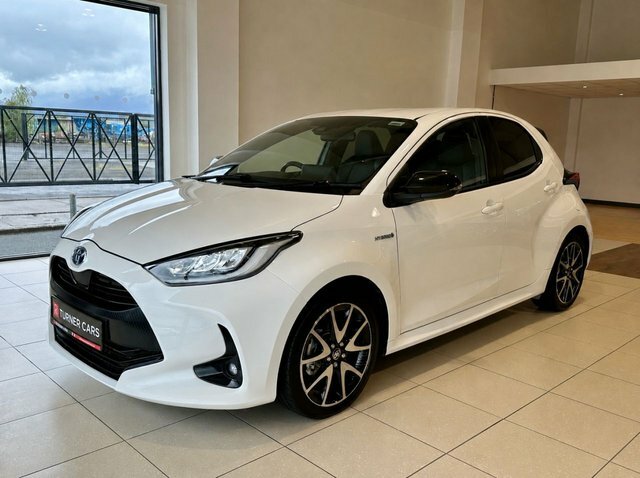 Toyota Yaris 1.5 Vvt-h Dynamic Hatchback Hybrid E-cv White