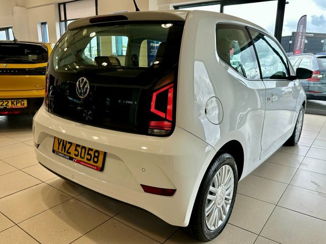 Volkswagen Up 1.0 Move Up Tech Edition Hatchback Man YNZ5058 White #4