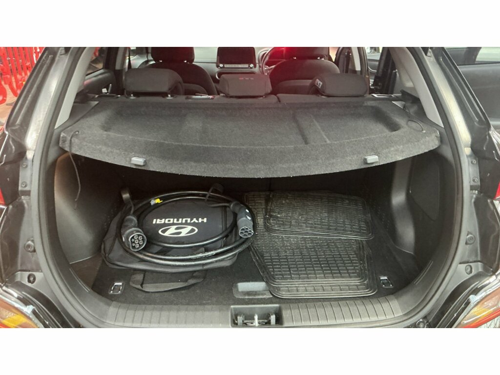 Hyundai Kona Hatchback White #9