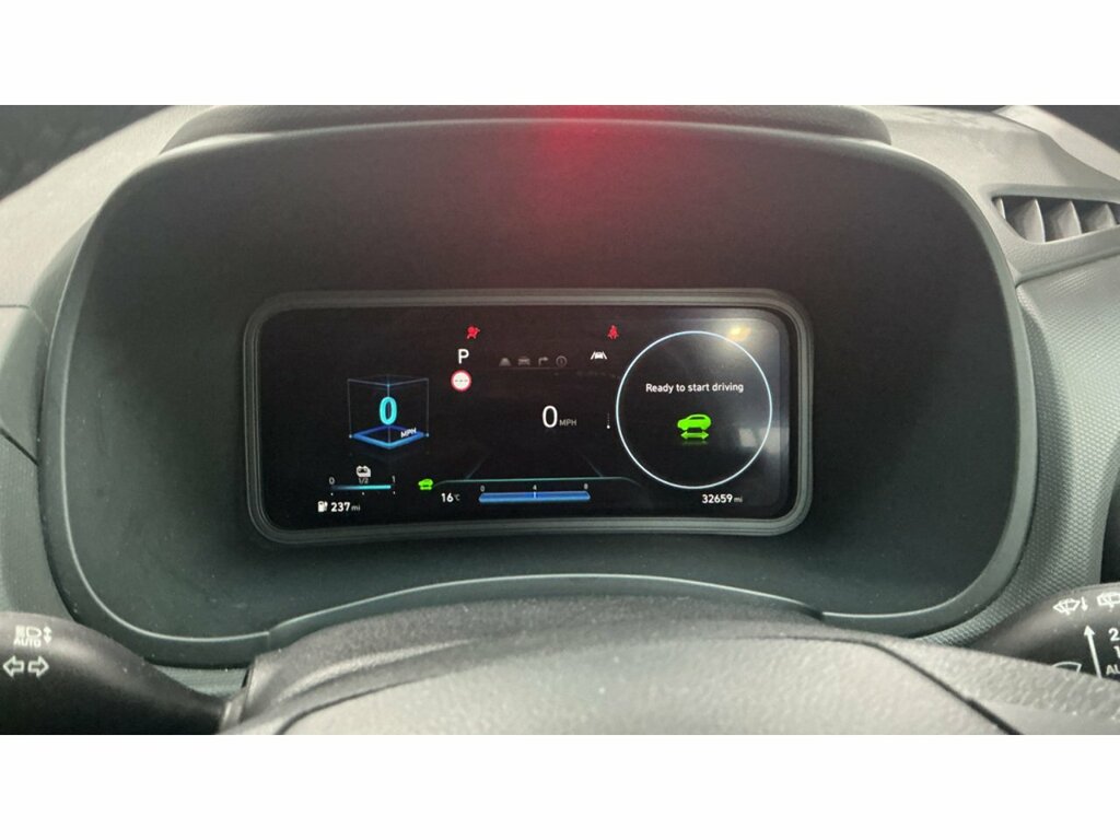 Hyundai Kona Hatchback White #12
