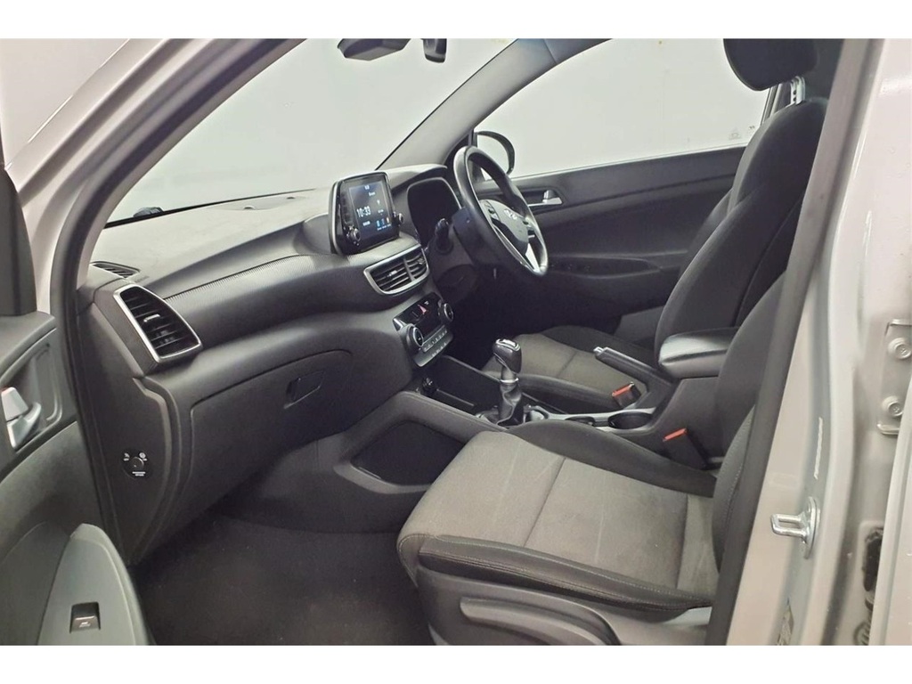 Hyundai Tucson 1.6 Gdi Blue Drive Se Nav Suv Eu MF68HBD Silver