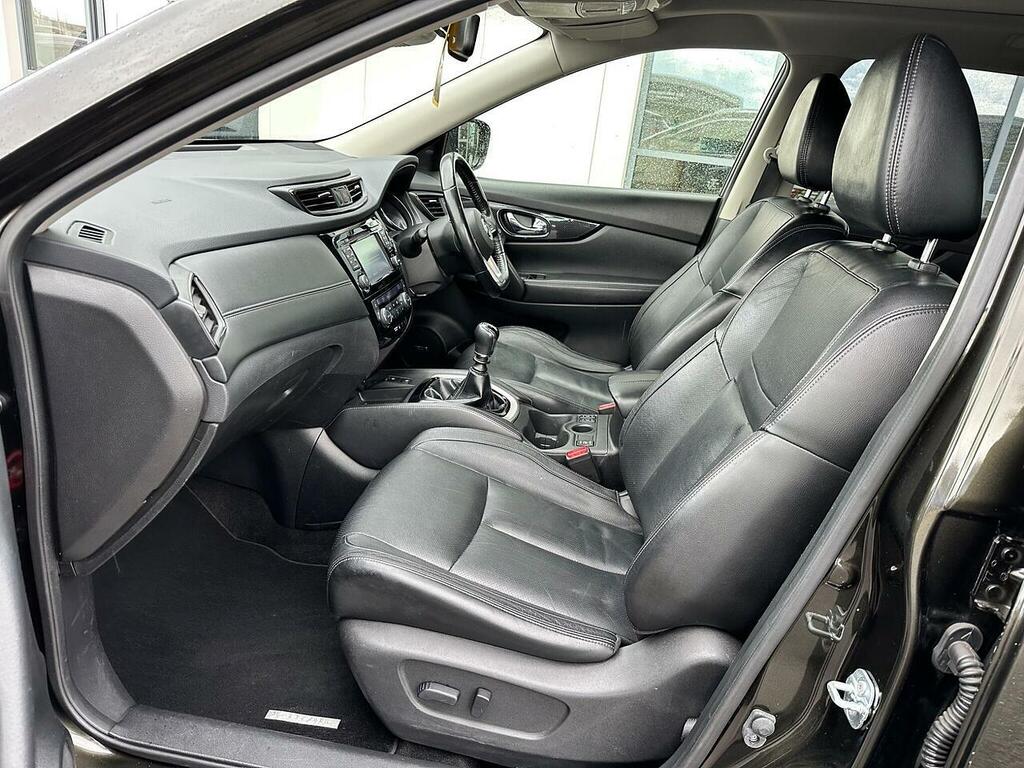 Nissan X-Trail 1.6 Dig-t Acenta Smart Vision Pack Black #17