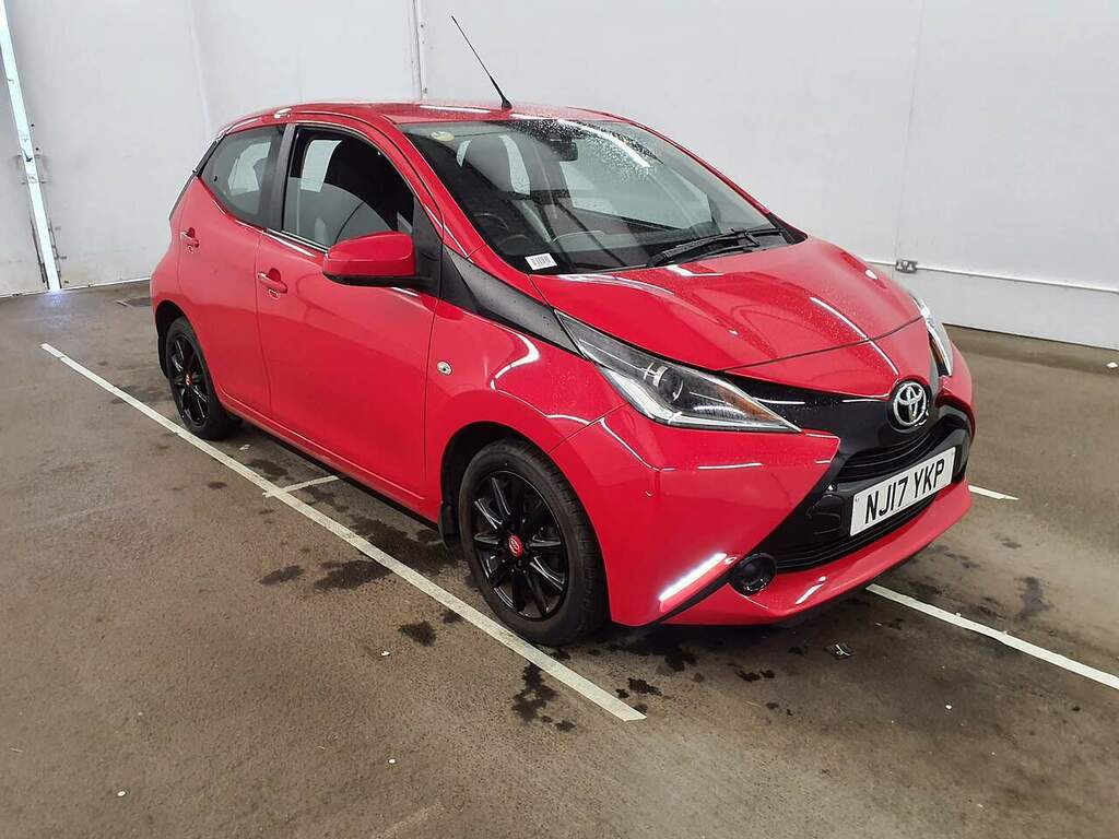 Toyota Aygo Hatchback White #3