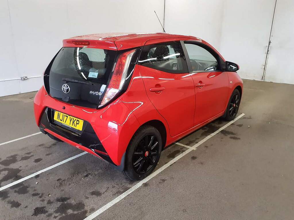 Toyota Aygo Hatchback White #8