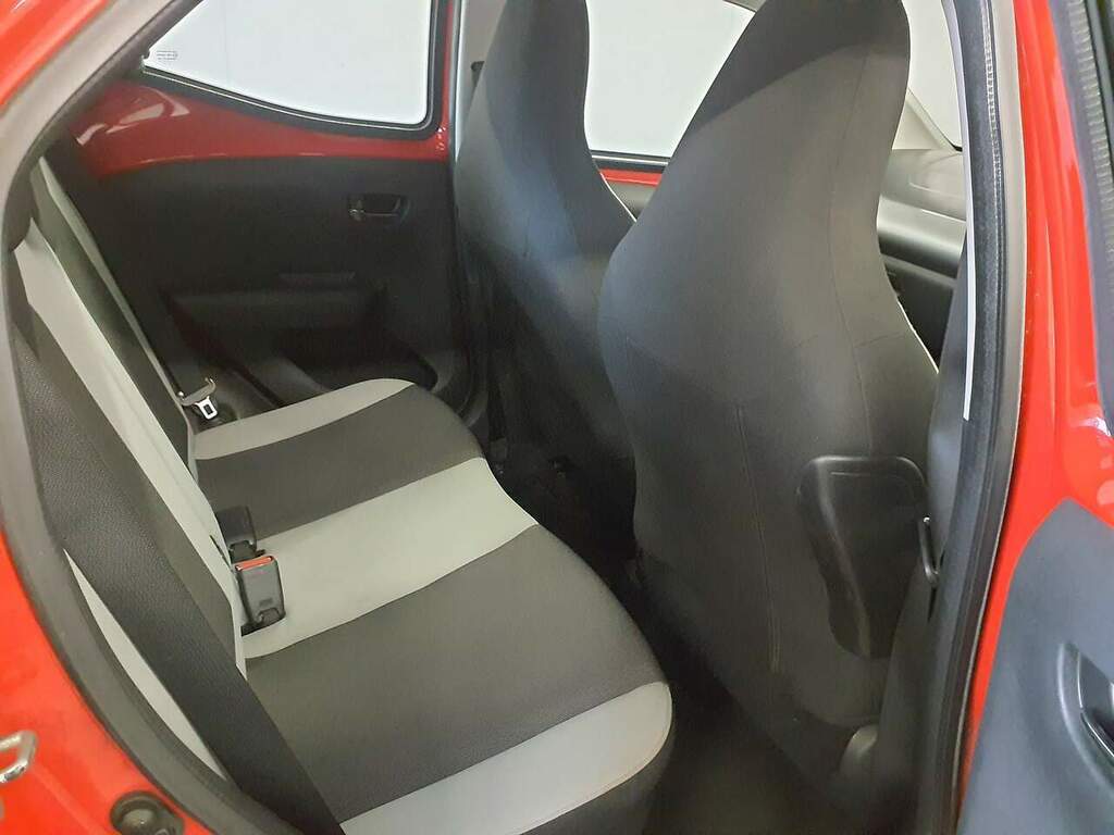 Toyota Aygo Hatchback White #10