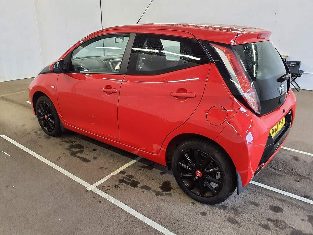 Toyota Aygo Hatchback White #7