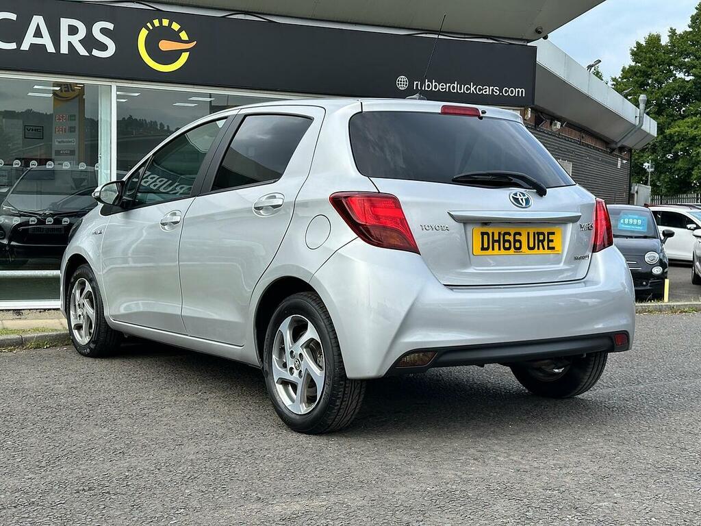 Toyota Yaris 1.5 Vvt-h Icon E-cvt Euro 6 Silver #4