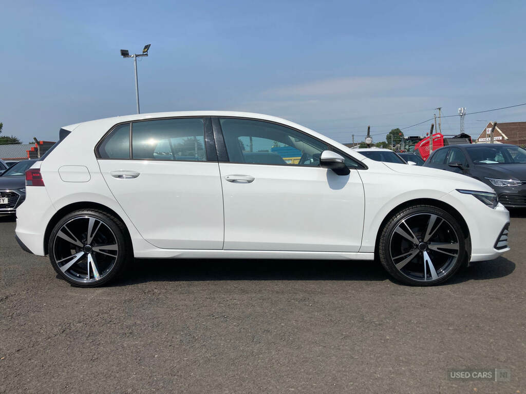 Volkswagen Golf 1.5 Tsi Life YL73LTK White #2