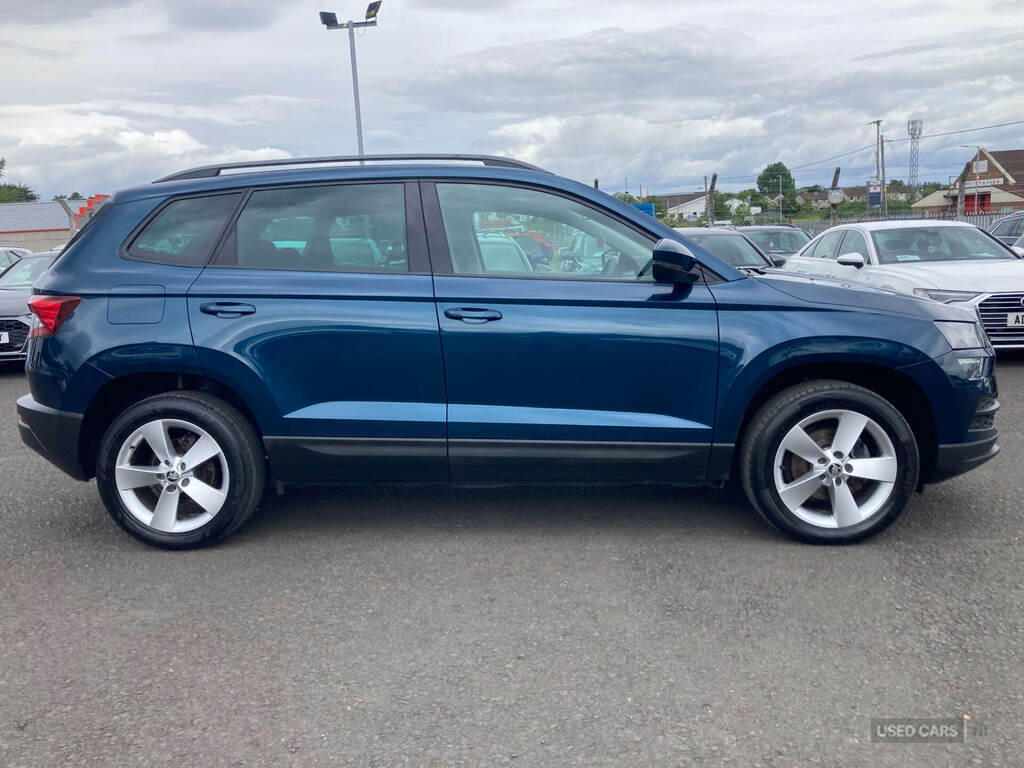 Skoda Karoq 1.6 Tdi Se FP68FWU Blue #2
