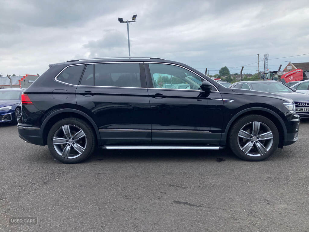 Volkswagen Tiguan Allspace 2.0 Tdi 4Motion Sel Black #2