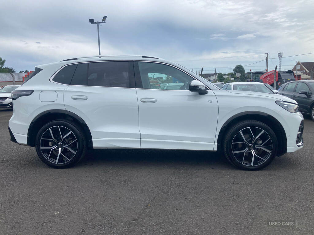 Volkswagen Tiguan 1.5 Etsi 150 R-line Dsg White #2