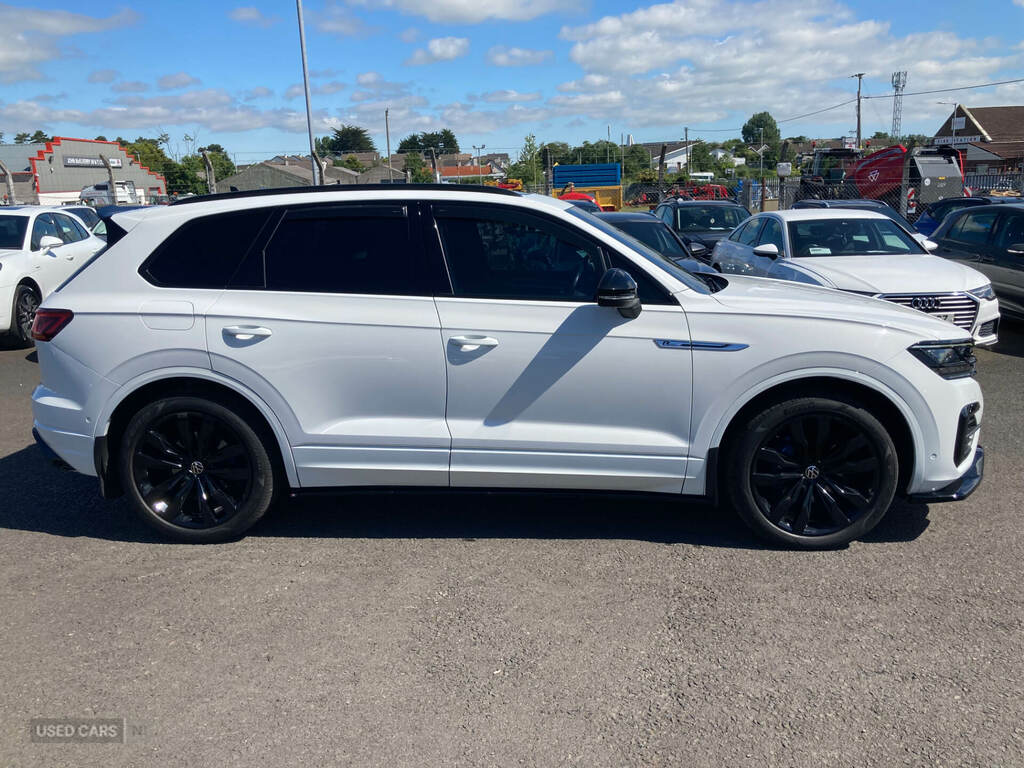 Volkswagen Touareg 3.0 V6 Tdi 4Motion Black Edition Tip White #5