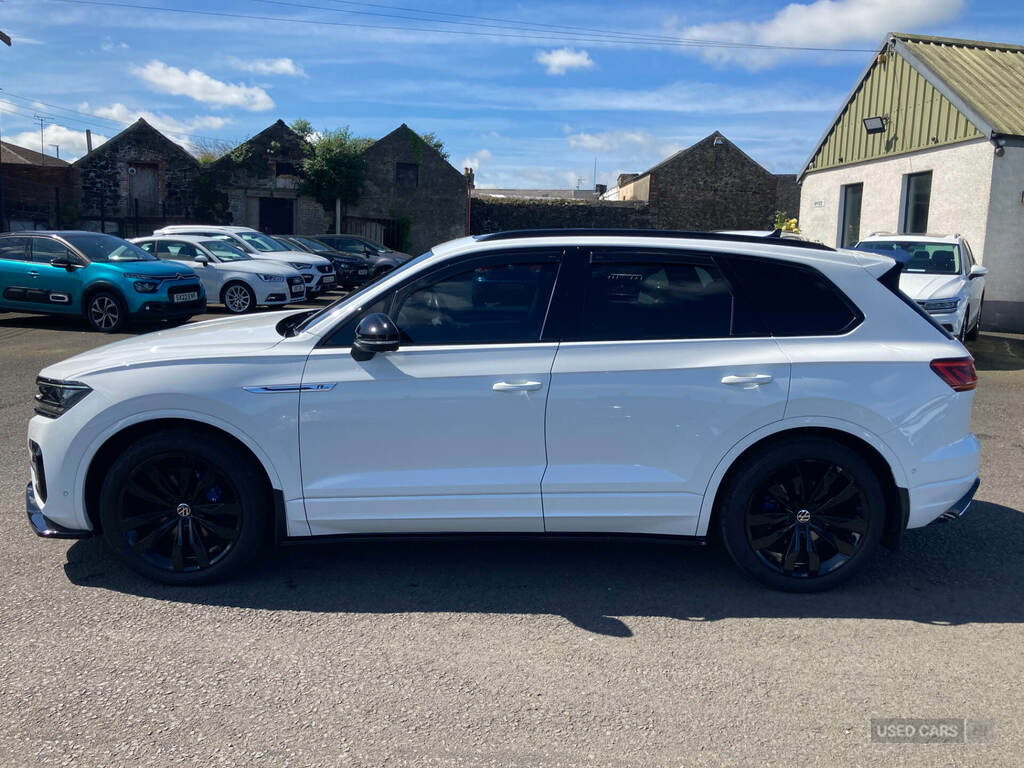 Volkswagen Touareg 3.0 V6 Tdi 4Motion Black Edition Tip White #4