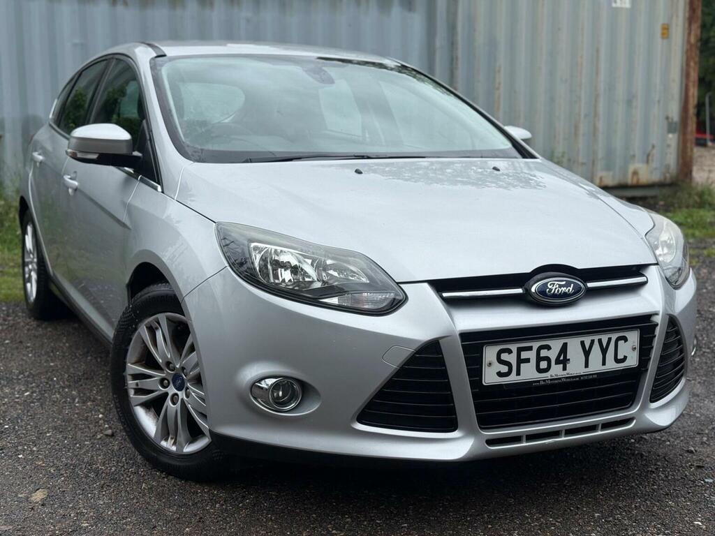 Ford Focus Hatchback 1.6 Titanium Navigator Powershift Euro 5 SF64YYC Silver