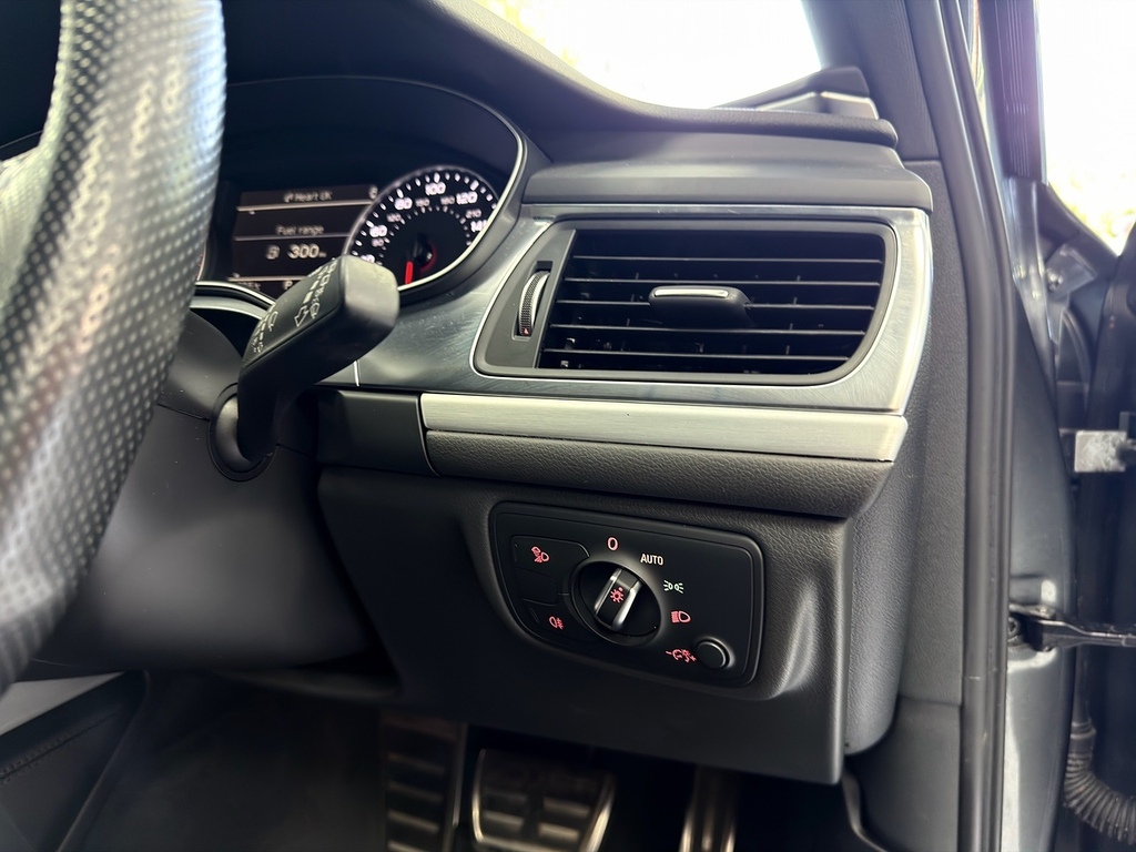 Audi A6 Avant 2L S Line Black #43