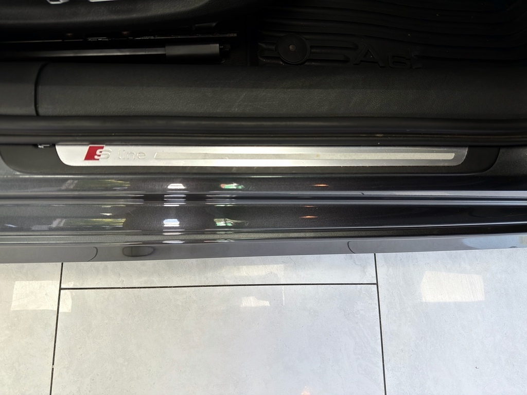 Audi A6 Avant 2L S Line Black #47