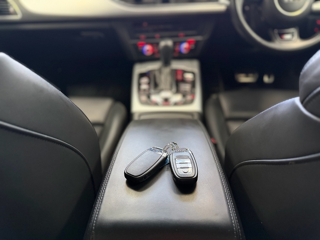 Audi A6 Avant 2L S Line Black #36