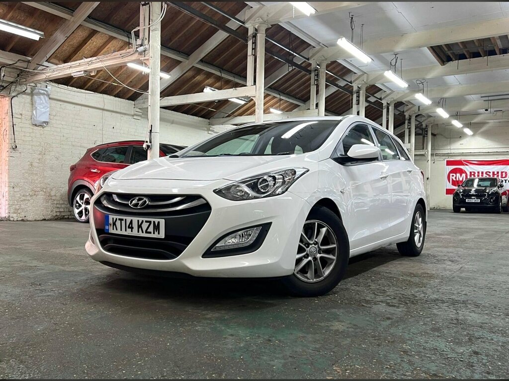 Hyundai I30 1.6 Crdi Blue Drive Active Tourer Euro 5 Ss White #2