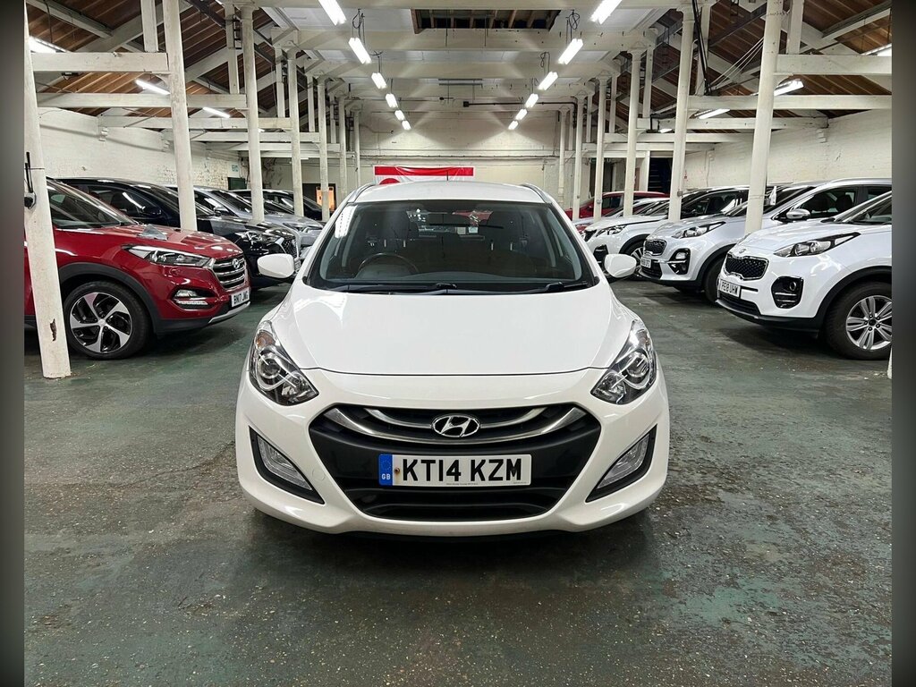 Hyundai I30 1.6 Crdi Blue Drive Active Tourer Euro 5 Ss White #3