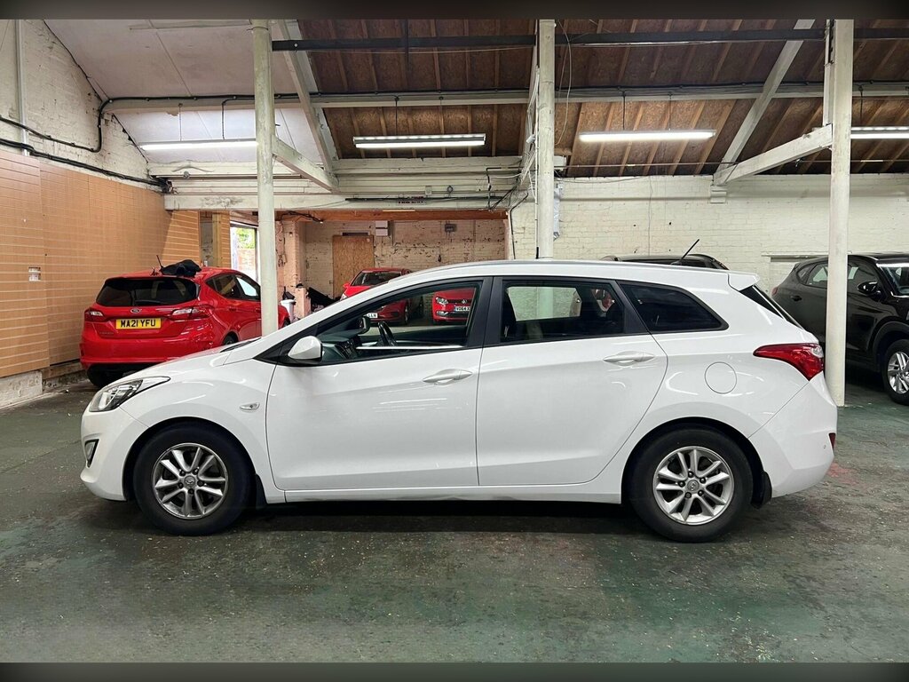 Hyundai I30 1.6 Crdi Blue Drive Active Tourer Euro 5 Ss White #5