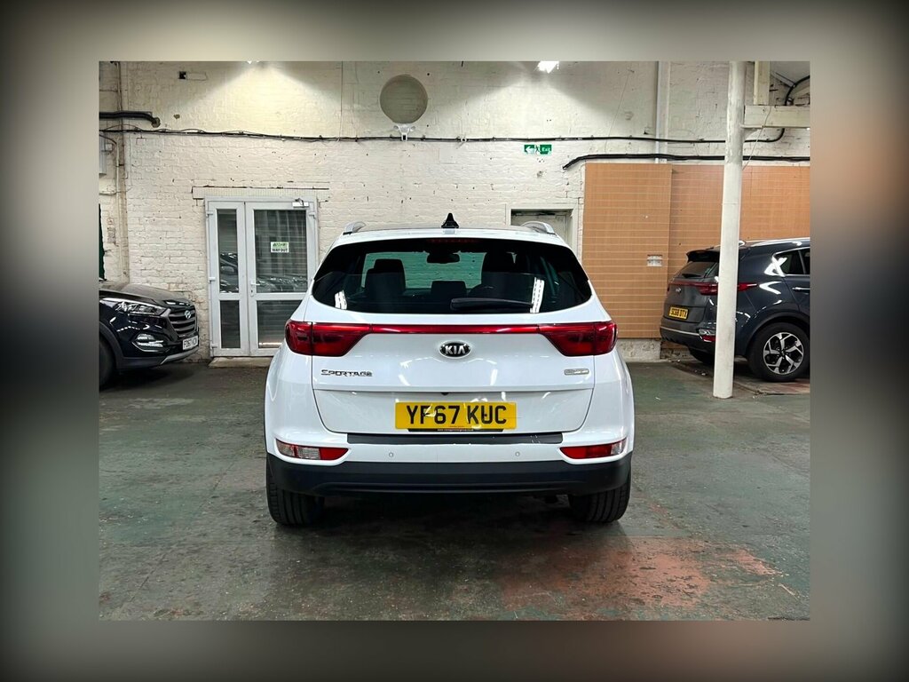 Kia Sportage 1.7 Crdi 3 Euro 6 Ss White #6