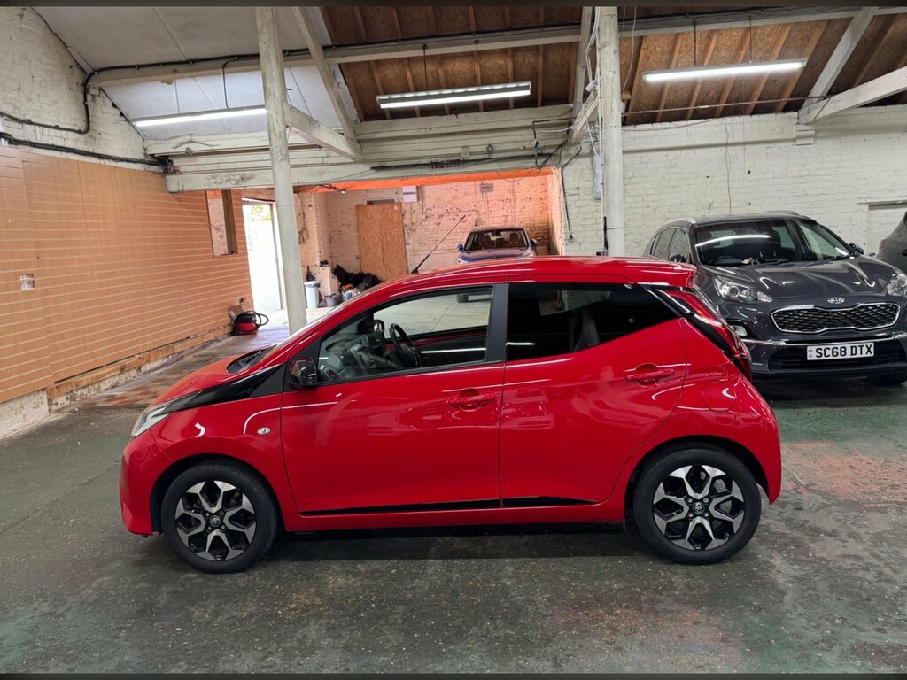 Toyota Aygo 1.0 Vvt-i X-trend Funroof X-shift Euro 6 Red #4