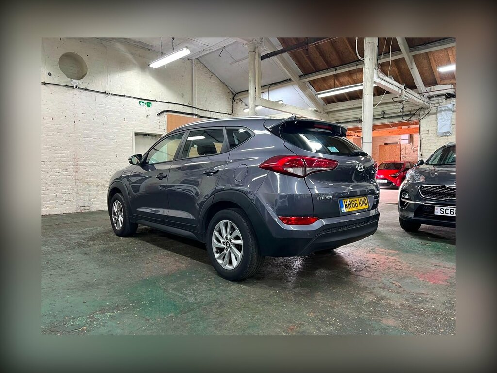 Hyundai Tucson 1.6 Gdi Blue Drive Se Nav Euro 6 Ss Grey #3