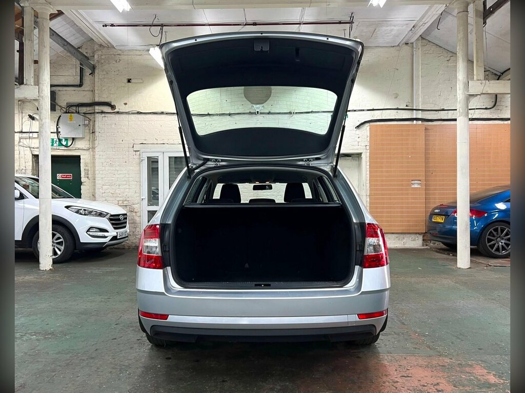 Skoda Octavia Silver #8
