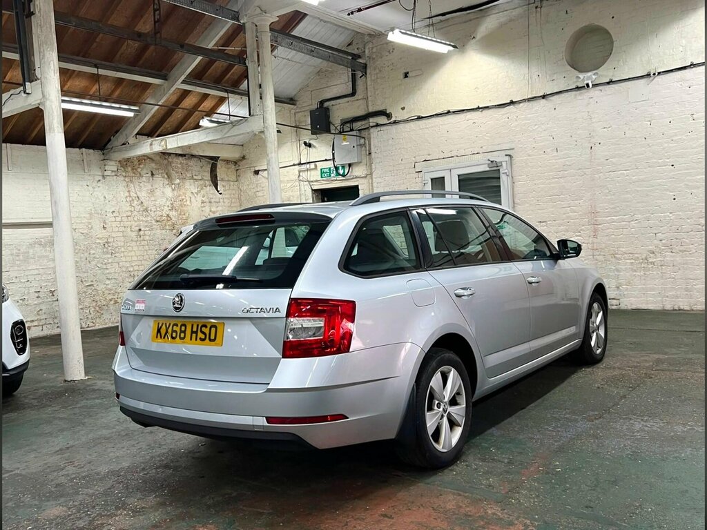 Skoda Octavia Silver #9