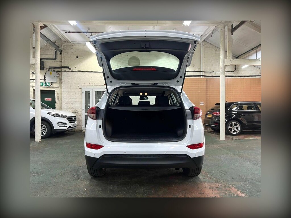 Hyundai Tucson 1.6 Gdi Blue Drive Se Nav Euro 6 Ss White #6