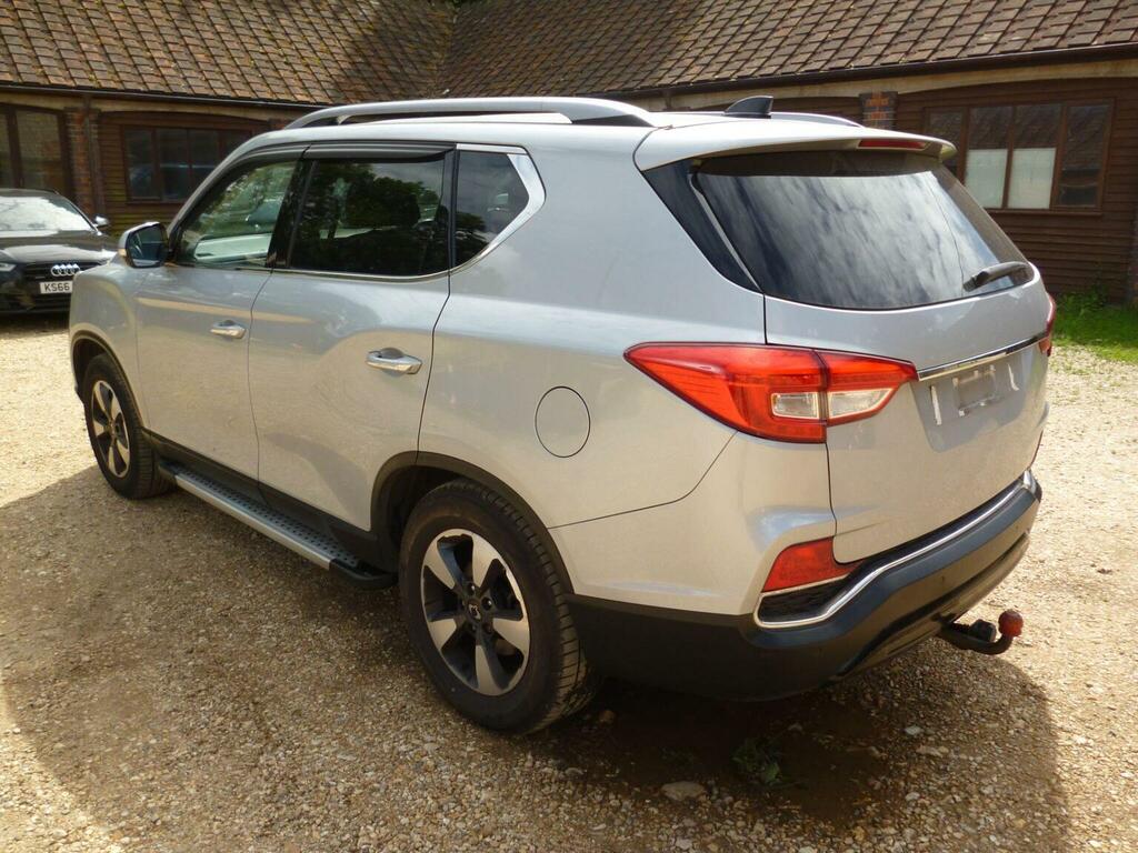 SsangYong Rexton Ice White #8