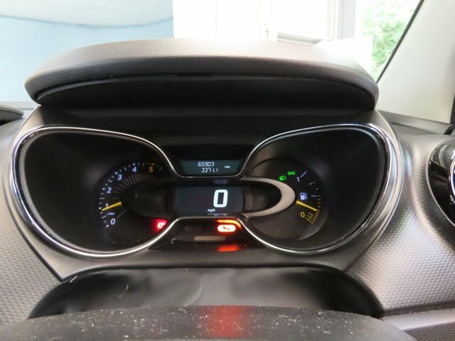 Renault Captur Signature Nav Red #12